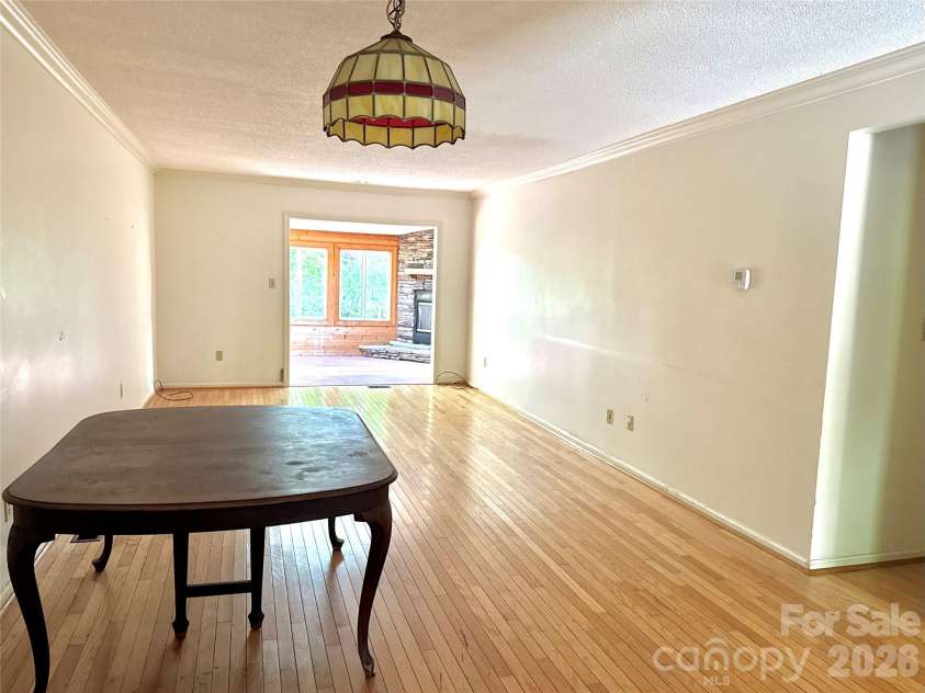 44 Sagebrush Circle, Etowah, NC 28729.  MLS# CAR4370177, YatesRealty ID 20979. 