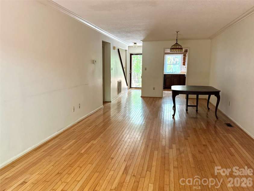 44 Sagebrush Circle, Etowah, NC 28729.  MLS# CAR4370177, YatesRealty ID 20979. 