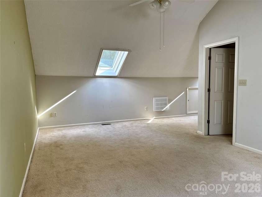 44 Sagebrush Circle, Etowah, NC 28729.  MLS# CAR4370177, YatesRealty ID 20979. 