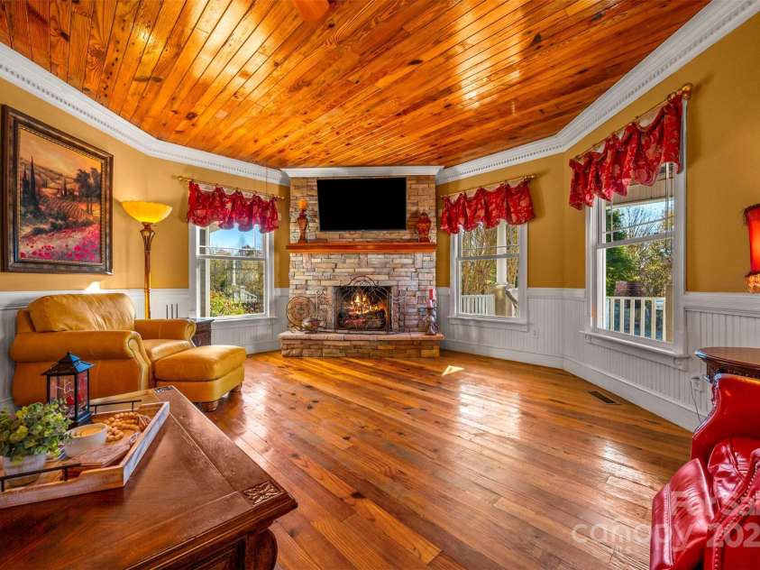 648 Harrill Dairy Road, Forest City, NC 28043.  MLS# CAR4322686, YatesRealty ID 2098. Great Room