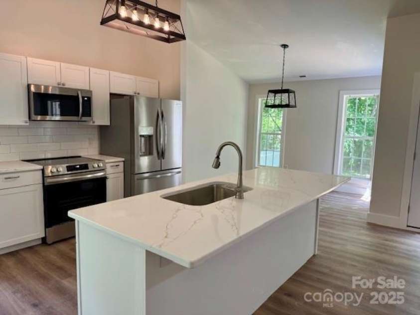 117 River Glen Drive, Morganton, NC 28655.  MLS# CAR4259056, YatesRealty ID 20980. 