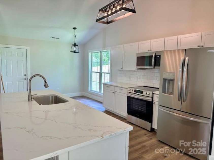 117 River Glen Drive, Morganton, NC 28655.  MLS# CAR4259056, YatesRealty ID 20980. 