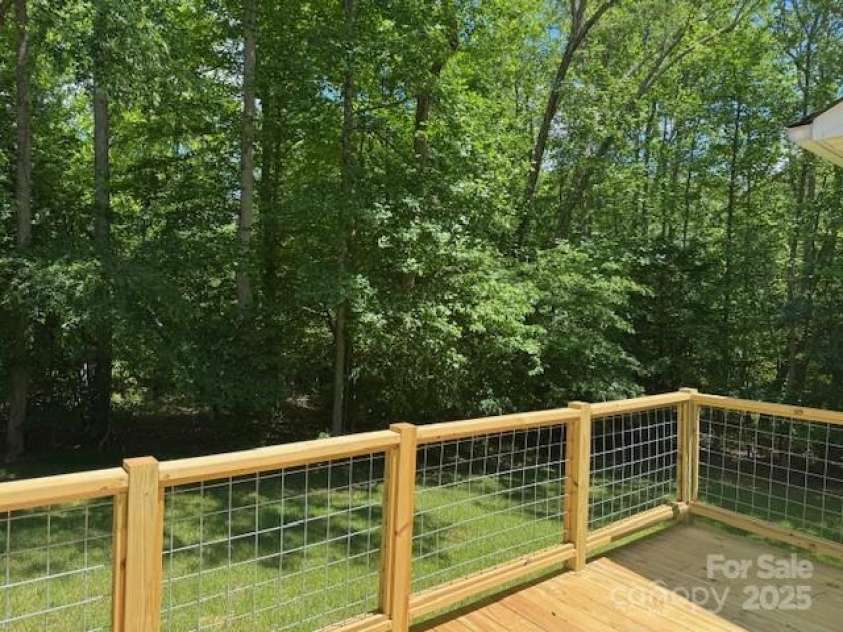 117 River Glen Drive, Morganton, NC 28655.  MLS# CAR4259056, YatesRealty ID 20980. 