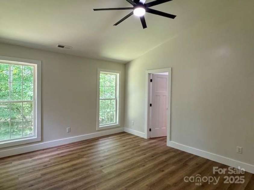 117 River Glen Drive, Morganton, NC 28655.  MLS# CAR4259056, YatesRealty ID 20980. 