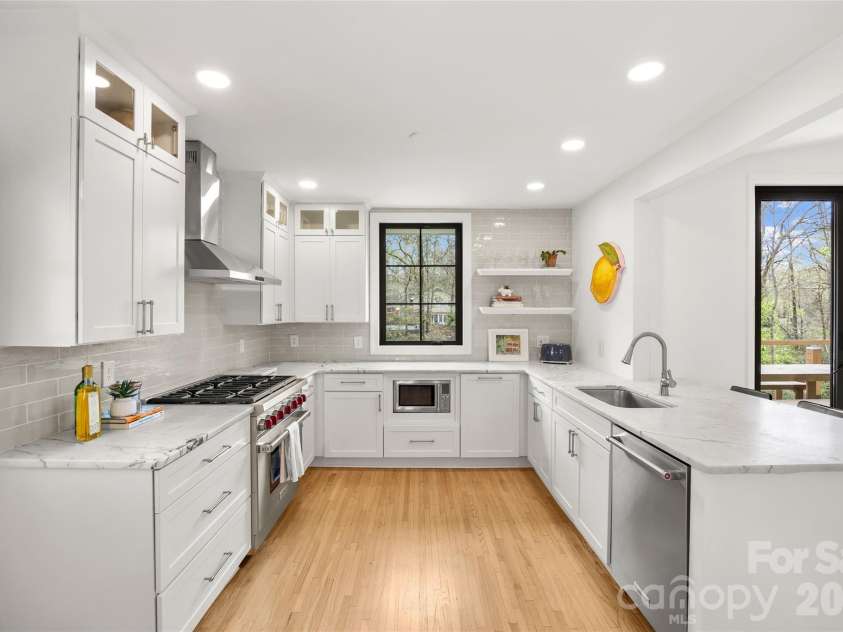 301 Whitestone Road, Charlotte, NC 28270.  MLS# CAR4353273, YatesRealty ID 20980. 