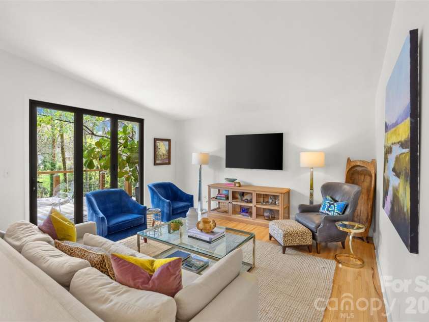 301 Whitestone Road, Charlotte, NC 28270.  MLS# CAR4353273, YatesRealty ID 20980. 