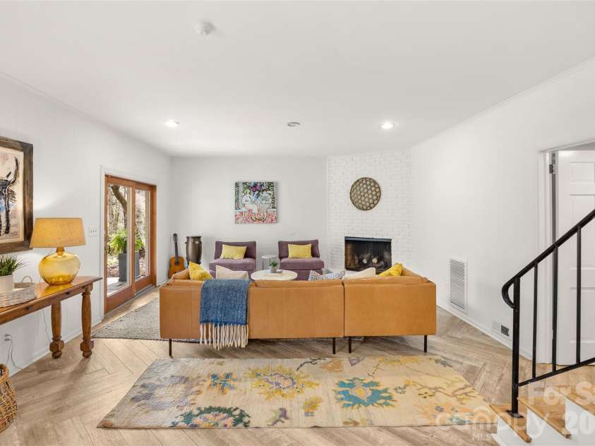 301 Whitestone Road, Charlotte, NC 28270.  MLS# CAR4353273, YatesRealty ID 20980. 