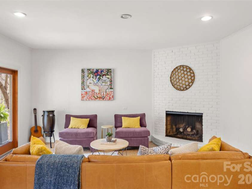 301 Whitestone Road, Charlotte, NC 28270.  MLS# CAR4353273, YatesRealty ID 20980. 