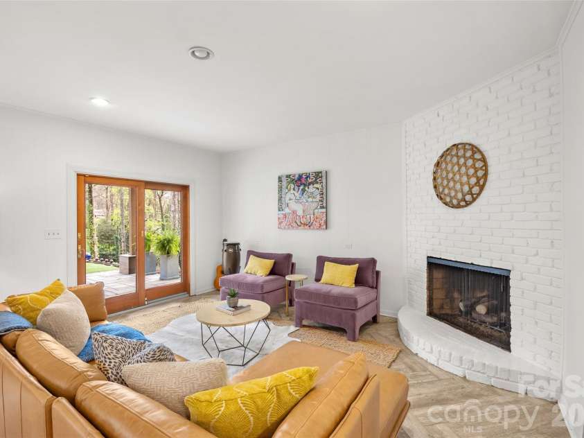 301 Whitestone Road, Charlotte, NC 28270.  MLS# CAR4353273, YatesRealty ID 20980. 
