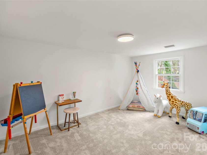 301 Whitestone Road, Charlotte, NC 28270.  MLS# CAR4353273, YatesRealty ID 20980. 