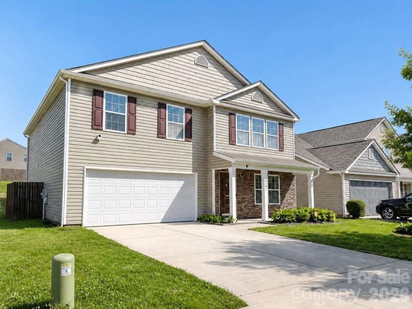 1818 Greenbrook Trail, Dallas, NC 28034.  MLS# CAR4374502, YatesRealty ID 20981. 