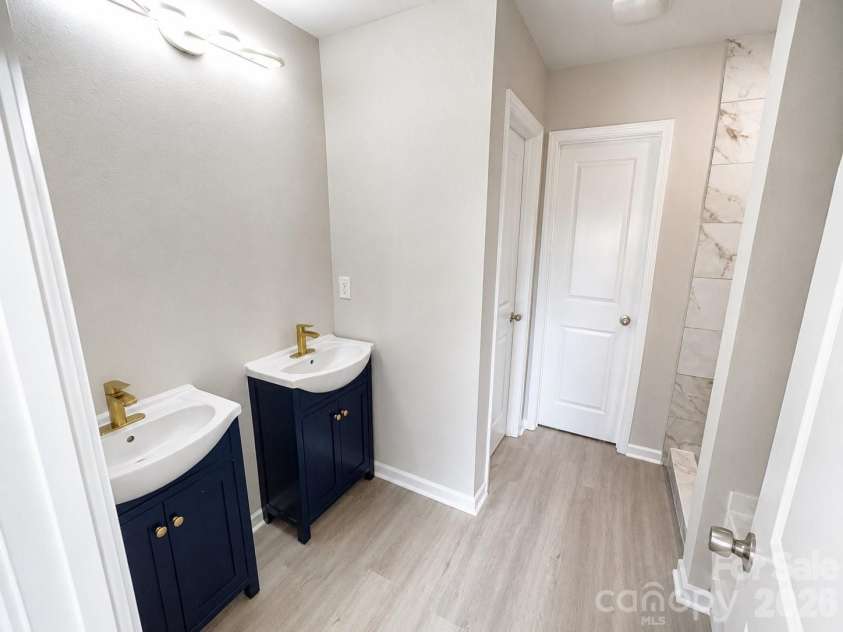 1818 Greenbrook Trail, Dallas, NC 28034.  MLS# CAR4374502, YatesRealty ID 20981. 