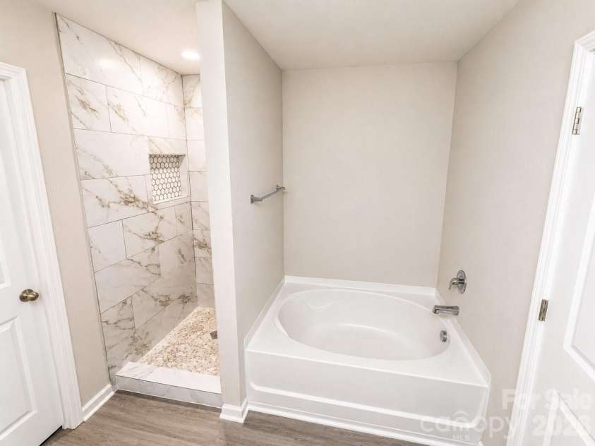 1818 Greenbrook Trail, Dallas, NC 28034.  MLS# CAR4374502, YatesRealty ID 20981. 