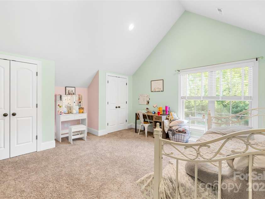 401 Yorkfield Drive, Shelby, NC 28150.  MLS# CAR4247658, YatesRealty ID 20981. 