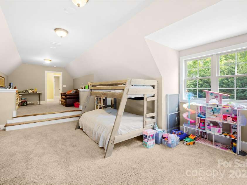 401 Yorkfield Drive, Shelby, NC 28150.  MLS# CAR4247658, YatesRealty ID 20981. 
