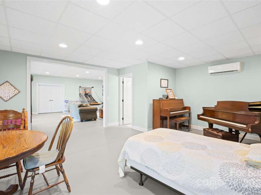 401 Yorkfield Drive, Shelby, NC 28150.  MLS# CAR4247658, YatesRealty ID 20981. 