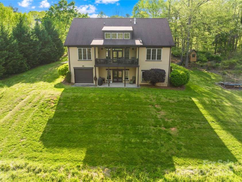 401 Yorkfield Drive, Shelby, NC 28150.  MLS# CAR4247658, YatesRealty ID 20981. 