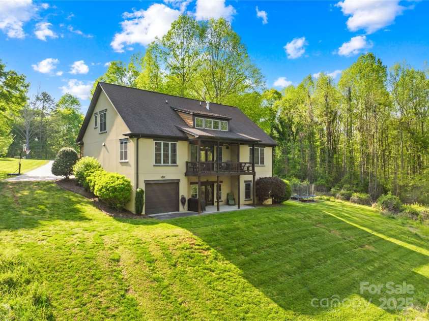 401 Yorkfield Drive, Shelby, NC 28150.  MLS# CAR4247658, YatesRealty ID 20981. 
