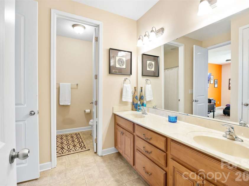 2240 Creek View Court, Fort Mill, SC 29707.  MLS# CAR4378401, YatesRealty ID 20982. 