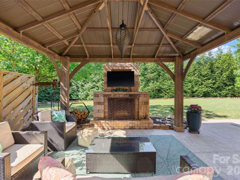 2240 Creek View Court, Fort Mill, SC 29707.  MLS# CAR4378401, YatesRealty ID 20982. 