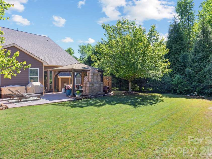 2240 Creek View Court, Fort Mill, SC 29707.  MLS# CAR4378401, YatesRealty ID 20982. 