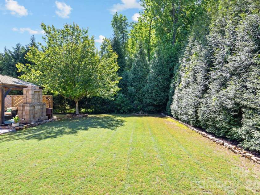 2240 Creek View Court, Fort Mill, SC 29707.  MLS# CAR4378401, YatesRealty ID 20982. 