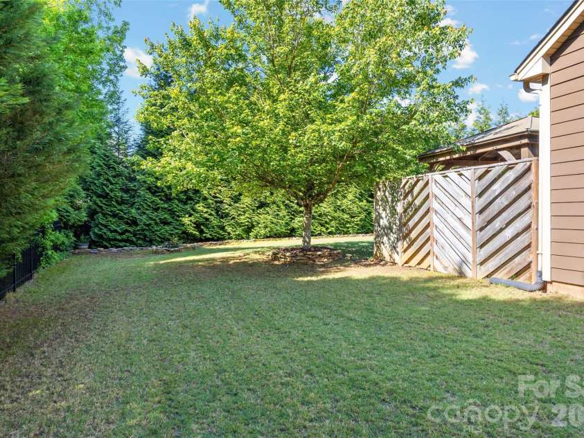 2240 Creek View Court, Fort Mill, SC 29707.  MLS# CAR4378401, YatesRealty ID 20982. 