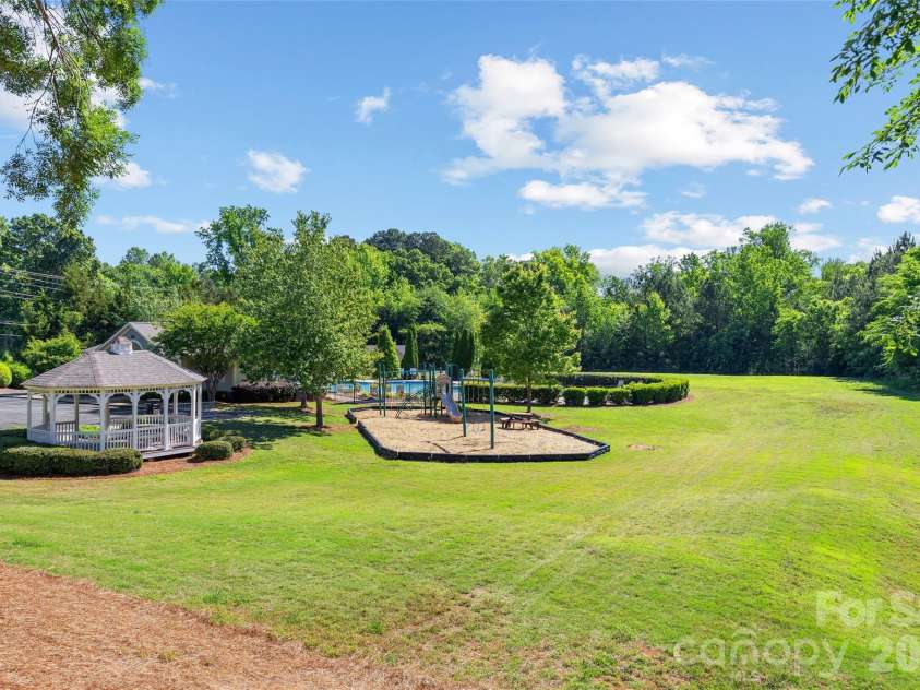 2240 Creek View Court, Fort Mill, SC 29707.  MLS# CAR4378401, YatesRealty ID 20982. 
