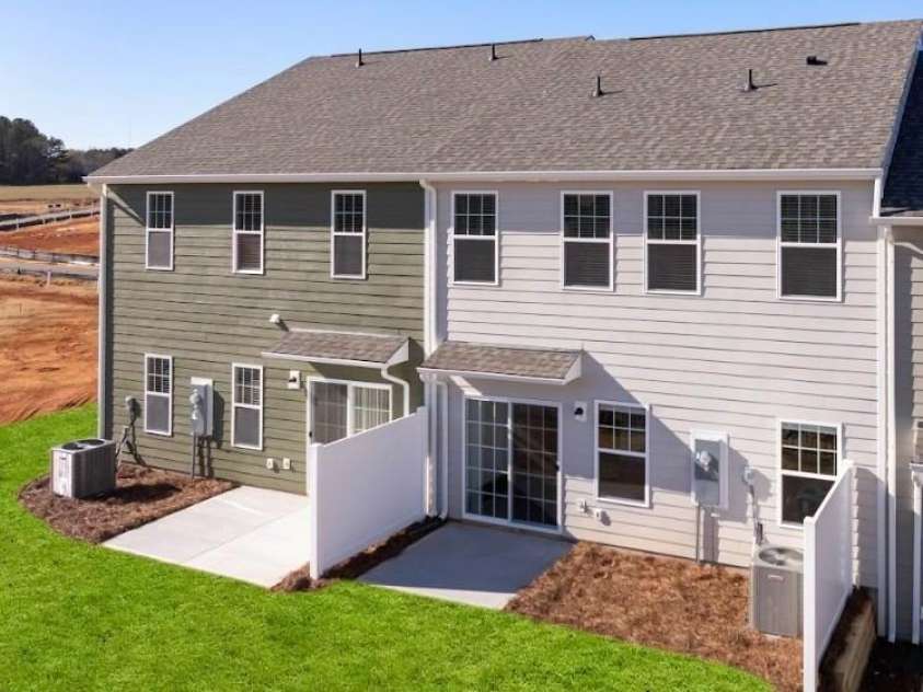 502 Mt. Mitchell Avenue, Gastonia, NC 28052.  MLS# CAR4263607, YatesRealty ID 20982. Hawthorn Back Patio