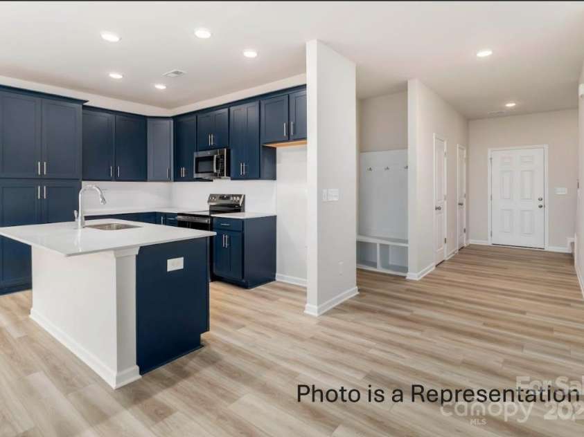 502 Mt. Mitchell Avenue, Gastonia, NC 28052.  MLS# CAR4263607, YatesRealty ID 20982. Hawthorn Open Living Areas Gourmet Kitchen