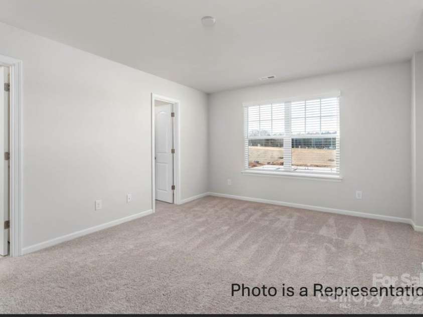 502 Mt. Mitchell Avenue, Gastonia, NC 28052.  MLS# CAR4263607, YatesRealty ID 20982. Hawthorn Primary Suite