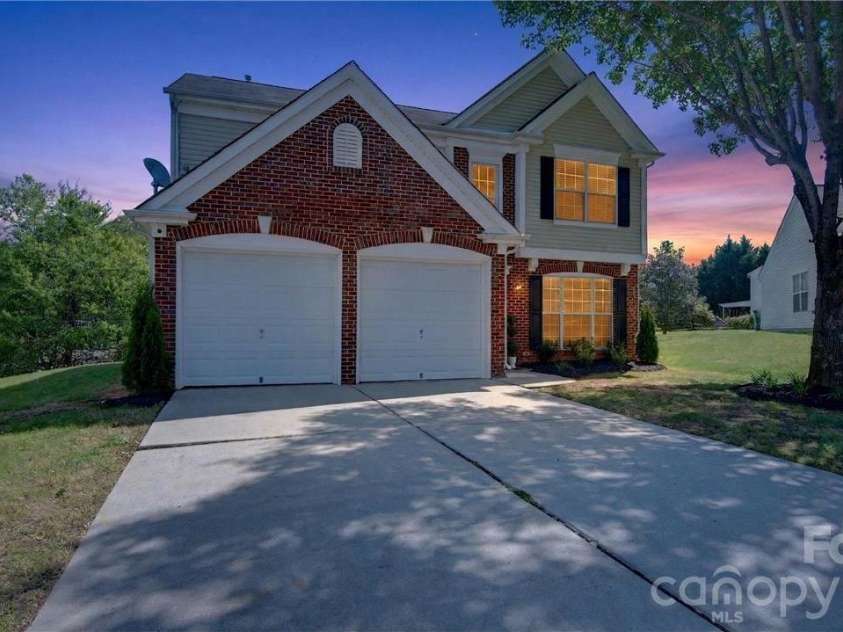 6526 Jupiter Lane, Charlotte, NC 28213.  MLS# CAR4366395, YatesRealty ID 20983. 