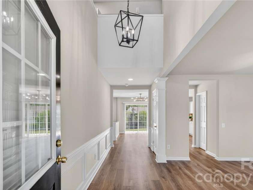 6526 Jupiter Lane, Charlotte, NC 28213.  MLS# CAR4366395, YatesRealty ID 20983. 