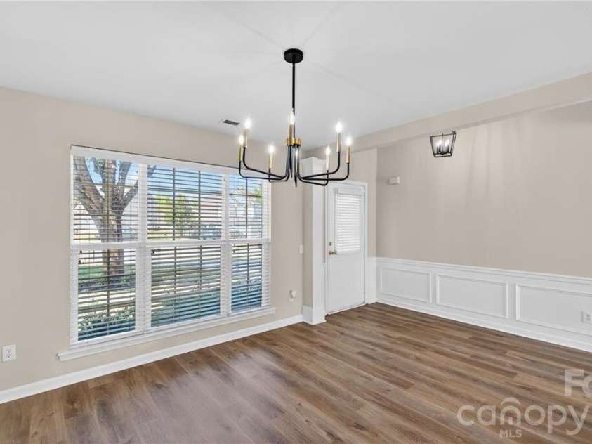 6526 Jupiter Lane, Charlotte, NC 28213.  MLS# CAR4366395, YatesRealty ID 20983. 