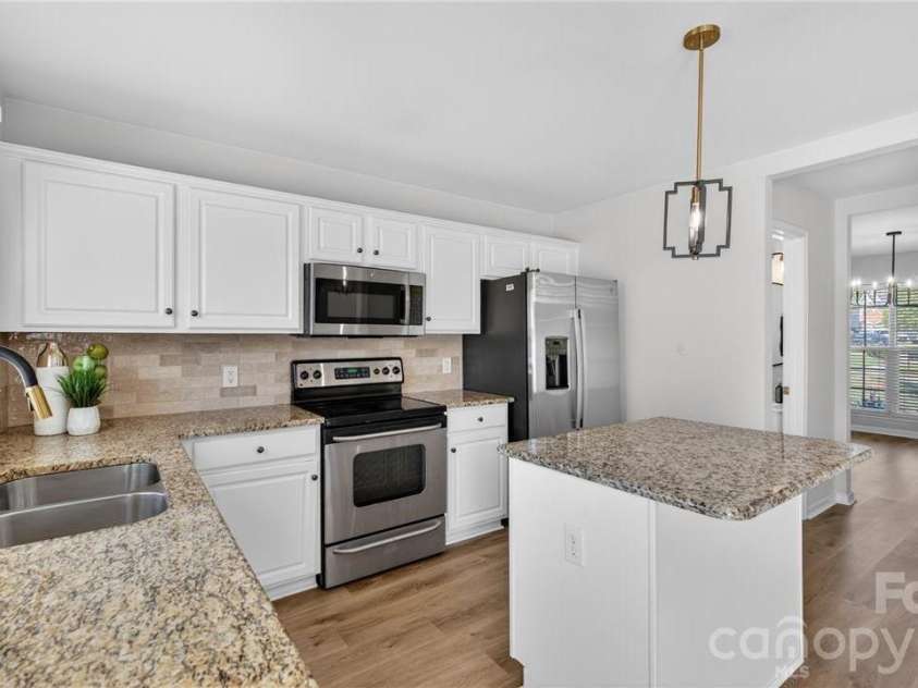 6526 Jupiter Lane, Charlotte, NC 28213.  MLS# CAR4366395, YatesRealty ID 20983. 