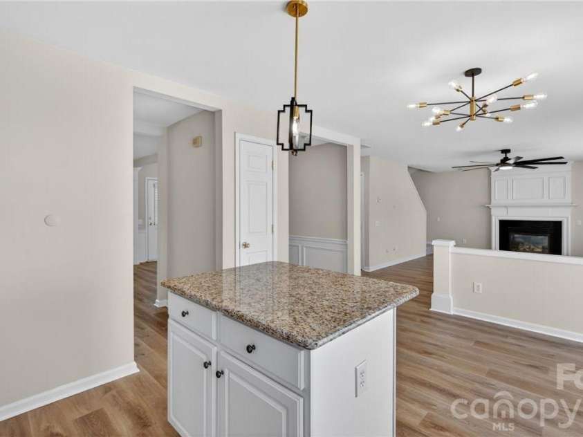 6526 Jupiter Lane, Charlotte, NC 28213.  MLS# CAR4366395, YatesRealty ID 20983. 