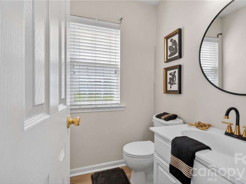 6526 Jupiter Lane, Charlotte, NC 28213.  MLS# CAR4366395, YatesRealty ID 20983. 