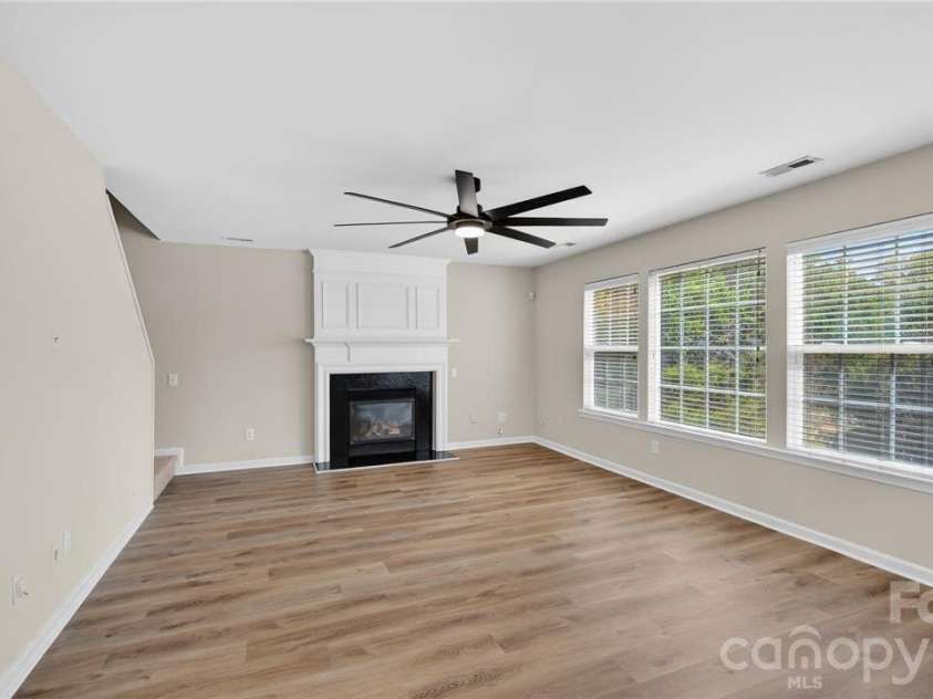 6526 Jupiter Lane, Charlotte, NC 28213.  MLS# CAR4366395, YatesRealty ID 20983. 