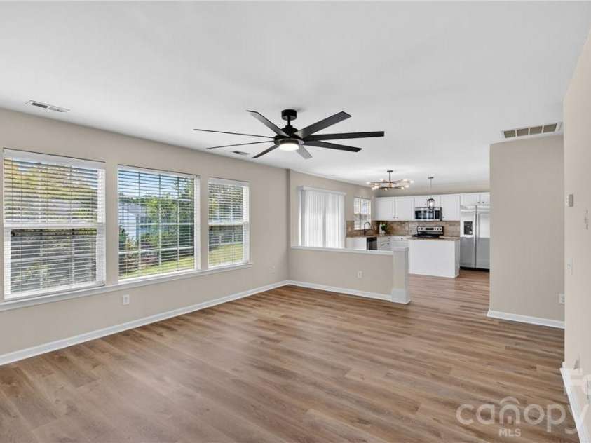 6526 Jupiter Lane, Charlotte, NC 28213.  MLS# CAR4366395, YatesRealty ID 20983. 