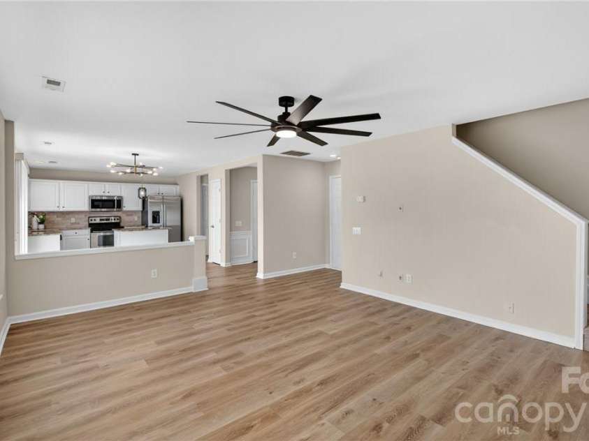 6526 Jupiter Lane, Charlotte, NC 28213.  MLS# CAR4366395, YatesRealty ID 20983. 