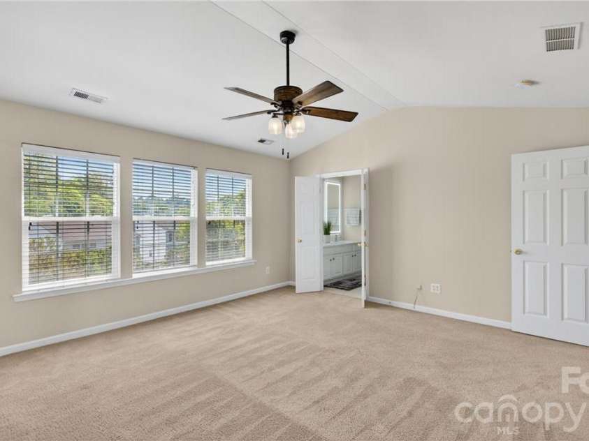 6526 Jupiter Lane, Charlotte, NC 28213.  MLS# CAR4366395, YatesRealty ID 20983. 