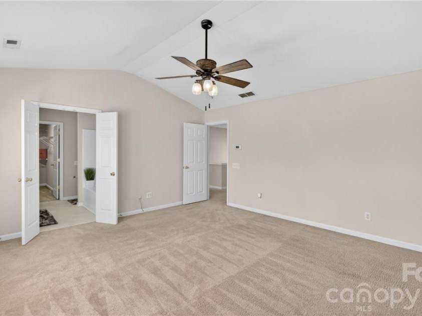 6526 Jupiter Lane, Charlotte, NC 28213.  MLS# CAR4366395, YatesRealty ID 20983. 