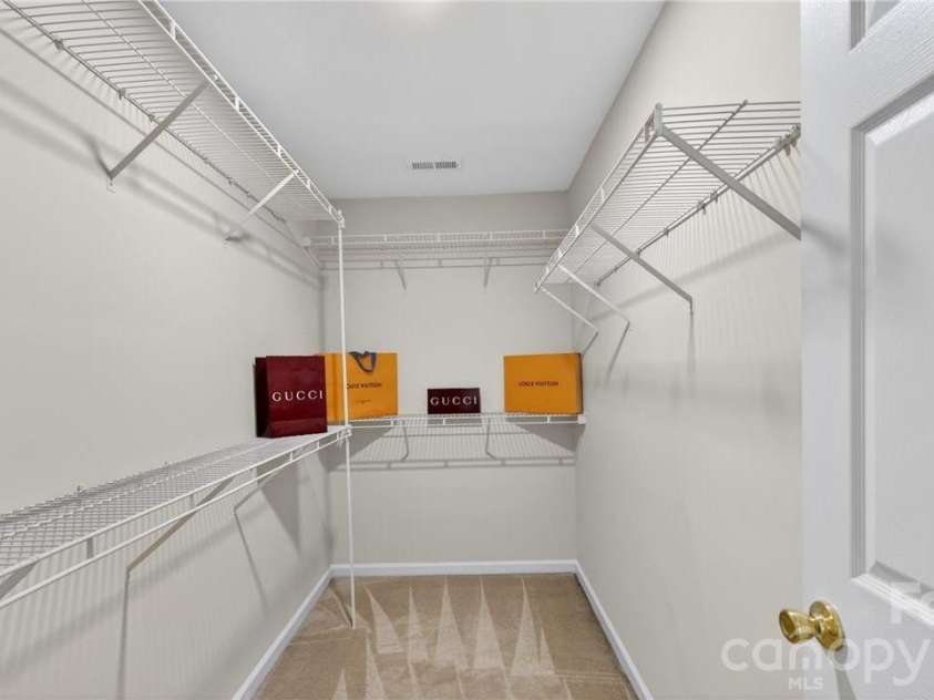6526 Jupiter Lane, Charlotte, NC 28213.  MLS# CAR4366395, YatesRealty ID 20983. 
