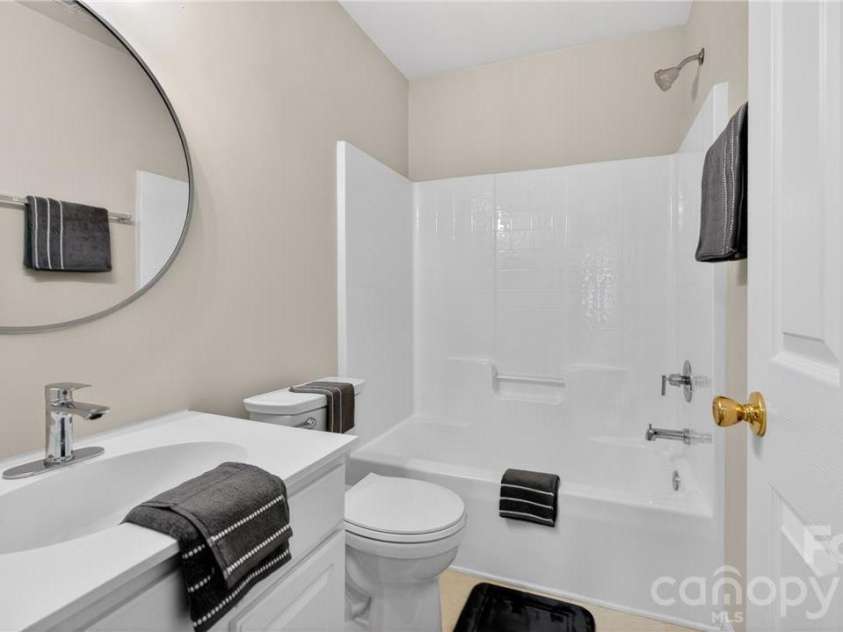 6526 Jupiter Lane, Charlotte, NC 28213.  MLS# CAR4366395, YatesRealty ID 20983. 