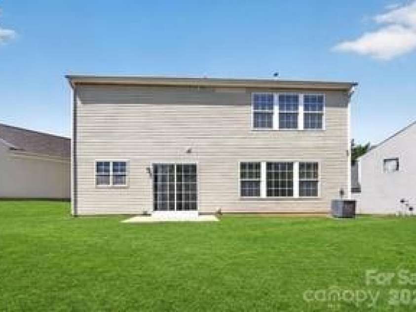 6526 Jupiter Lane, Charlotte, NC 28213.  MLS# CAR4366395, YatesRealty ID 20983. 
