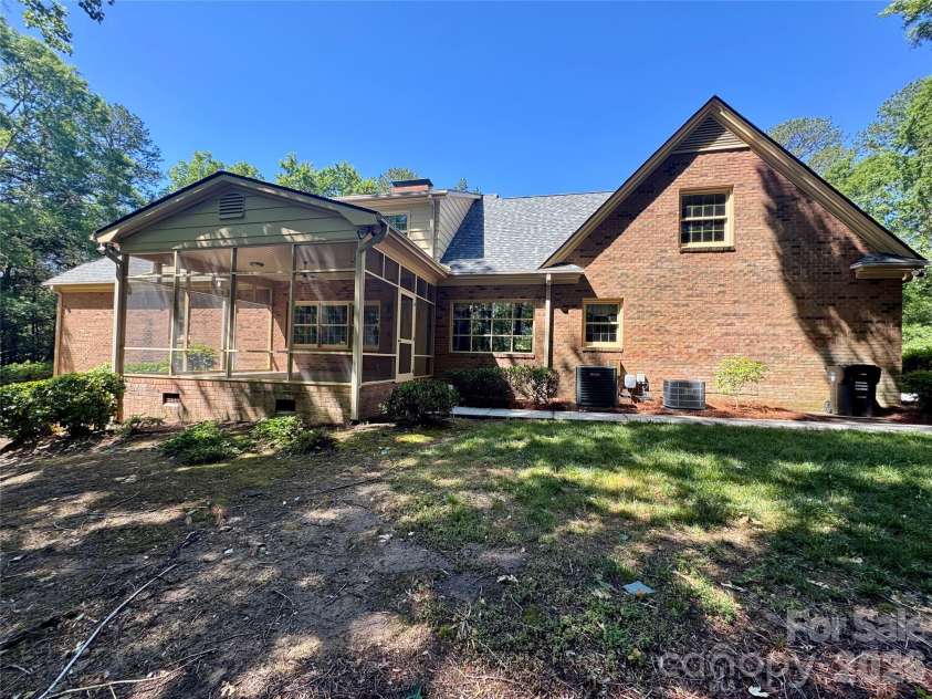 500 Woodend Drive, Concord, NC 28025.  MLS# CAR4379835, YatesRealty ID 20985. 