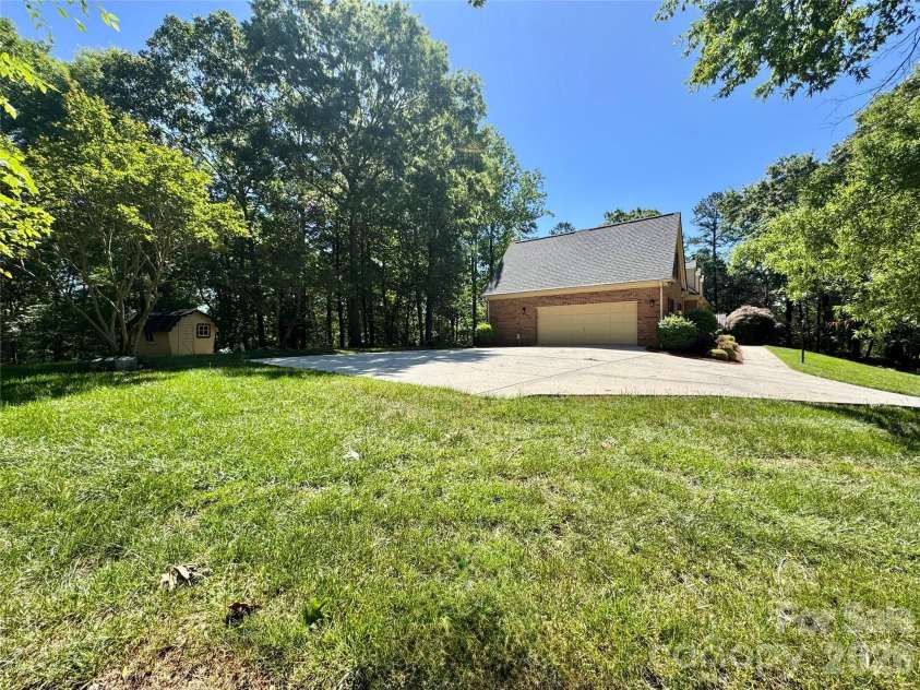 500 Woodend Drive, Concord, NC 28025.  MLS# CAR4379835, YatesRealty ID 20985. 