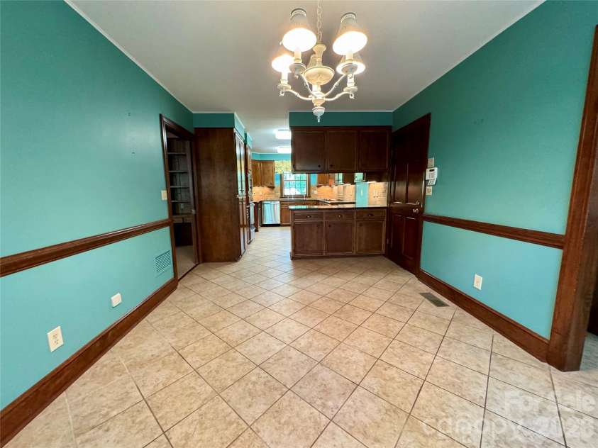 500 Woodend Drive, Concord, NC 28025.  MLS# CAR4379835, YatesRealty ID 20985. Breakfast room