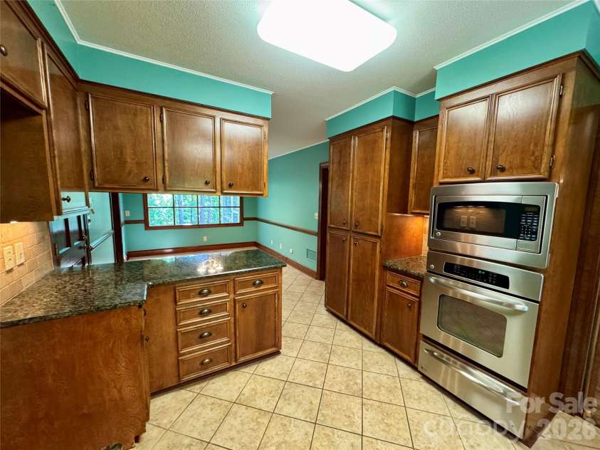 500 Woodend Drive, Concord, NC 28025.  MLS# CAR4379835, YatesRealty ID 20985. Kitchen