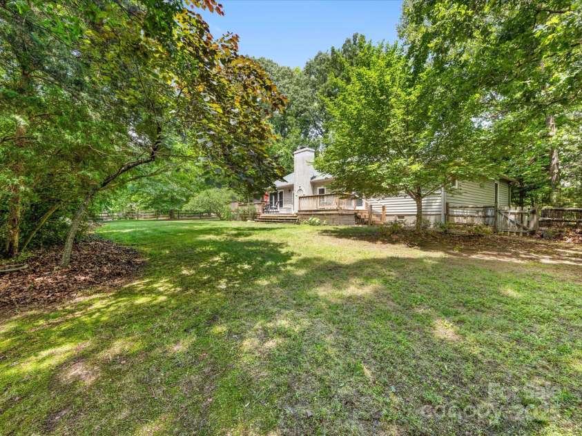 17501 Youngblood Road, Charlotte, NC 28278.  MLS# CAR4254922, YatesRealty ID 20986. 